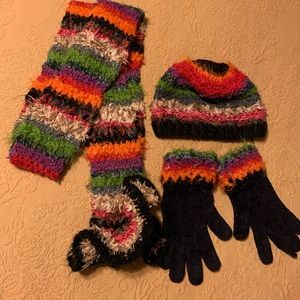 Hat, scarf and gloves set